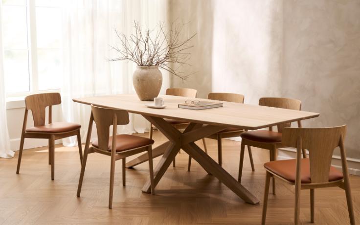 Spisebord med plads til det rigtige