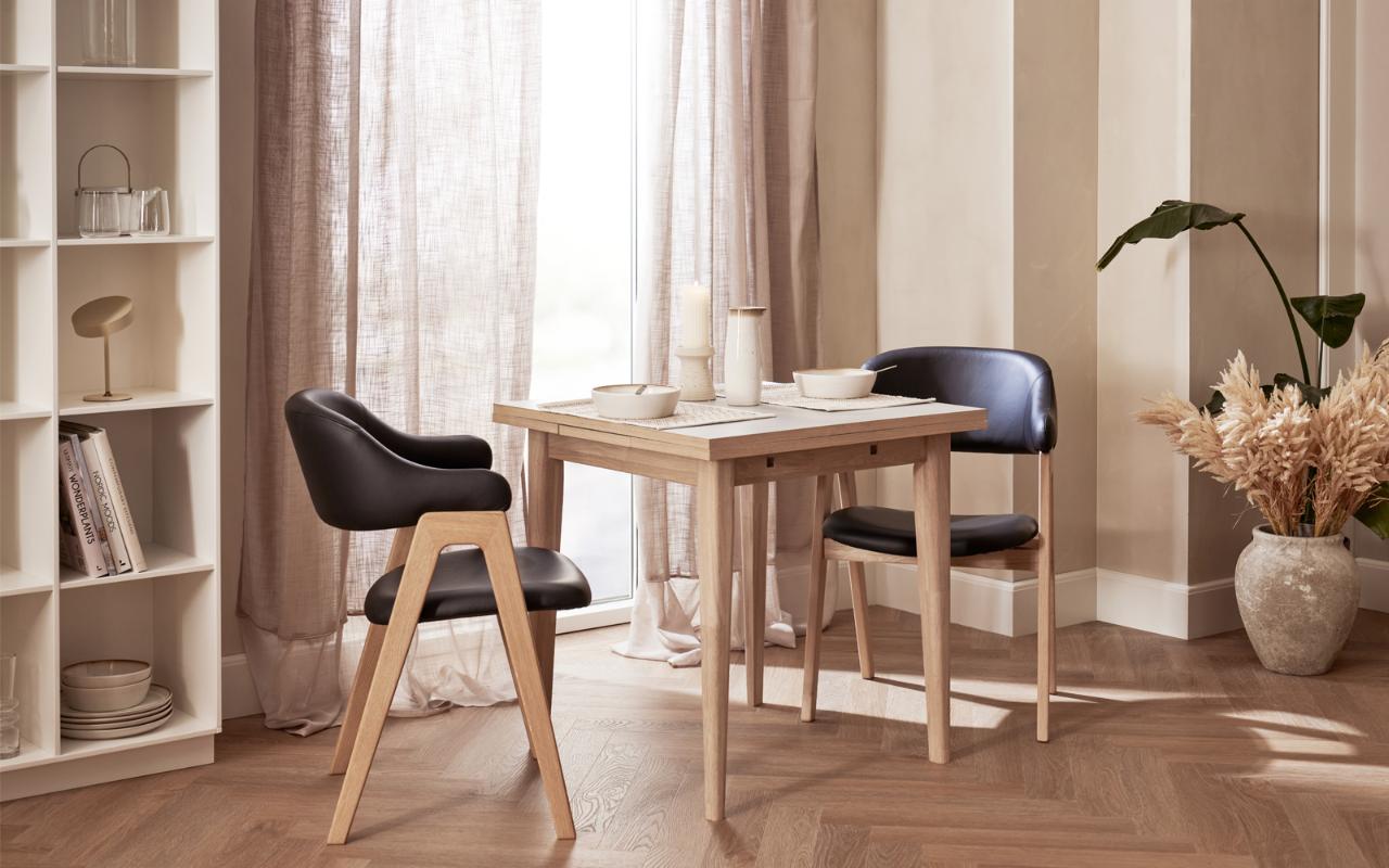 Franklin spisebord med sort bordplade